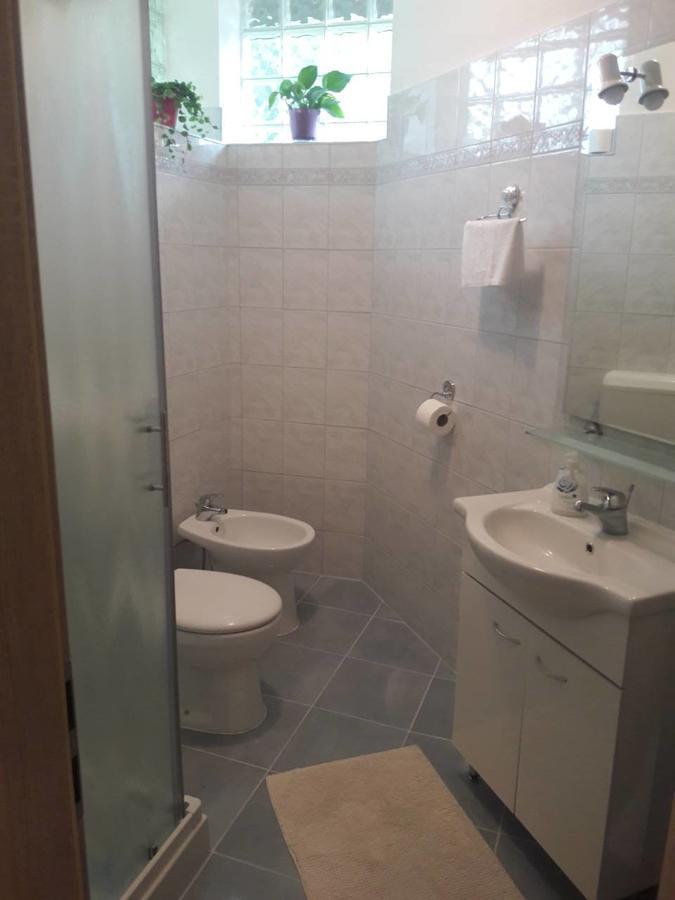 Apartmaji, Sobe - Obzidje Hotel ไพราน ภายนอก รูปภาพ