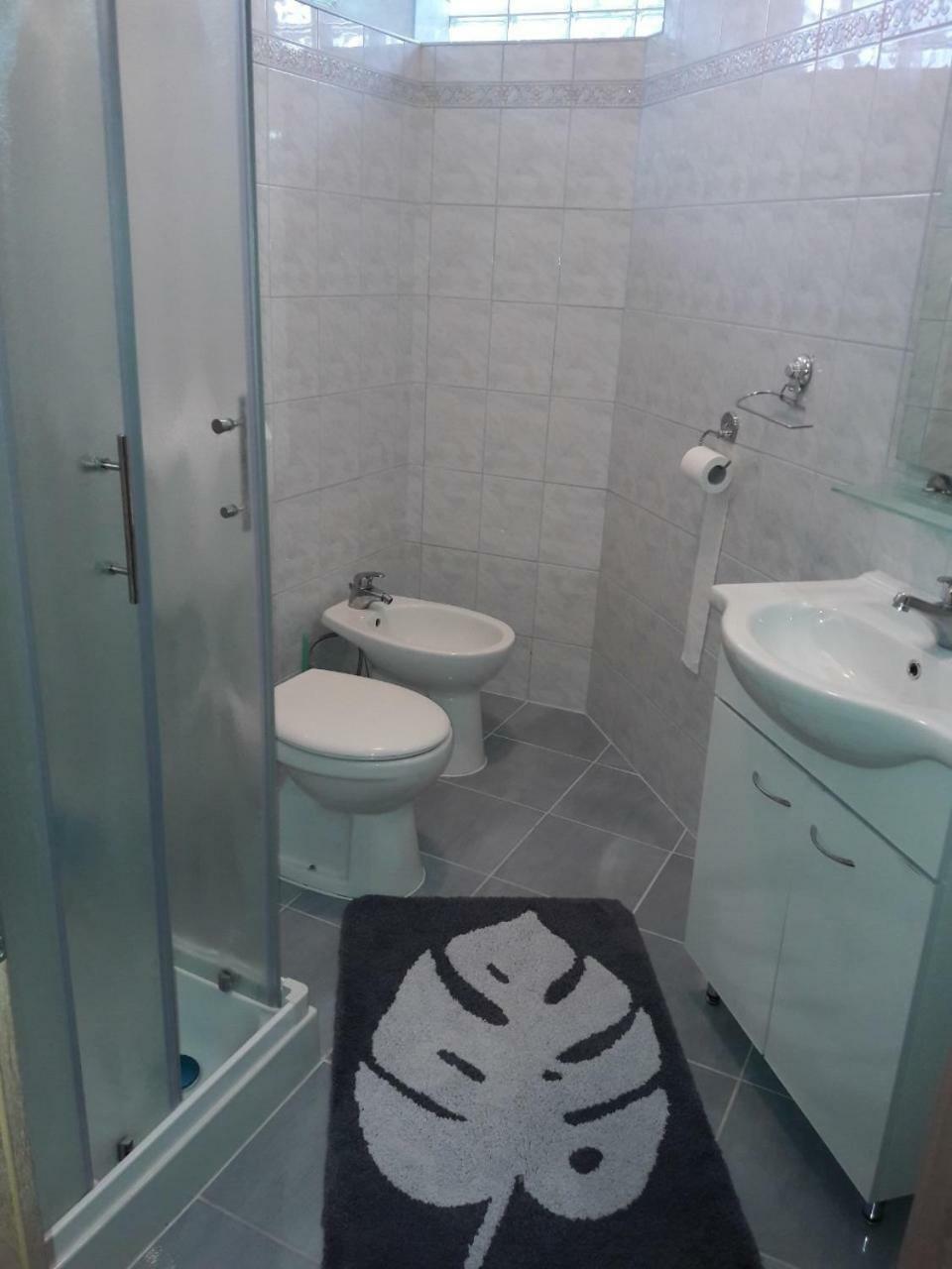 Apartmaji, Sobe - Obzidje Hotel ไพราน ภายนอก รูปภาพ