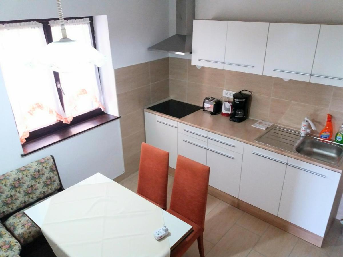 Apartmaji, Sobe - Obzidje Hotel ไพราน ภายนอก รูปภาพ