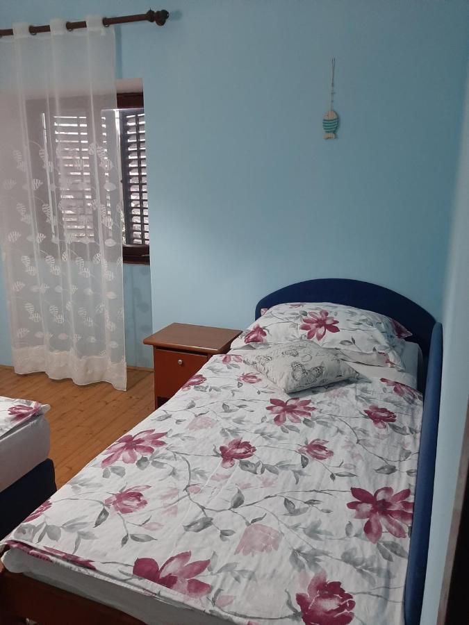 Apartmaji, Sobe - Obzidje Hotel ไพราน ภายนอก รูปภาพ